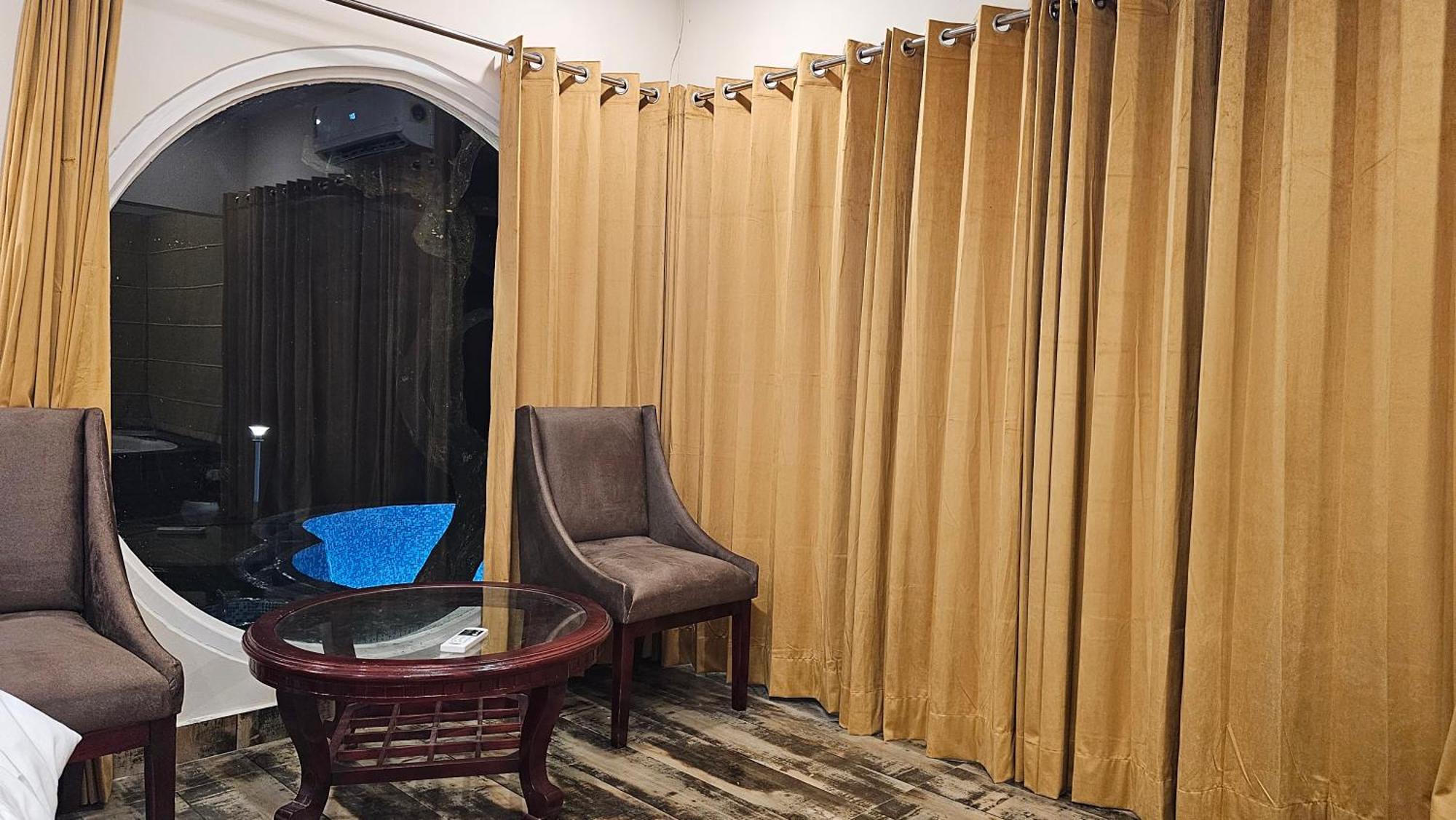 فندق The Bohemian Casa دهرادون الغرفة الصورة
